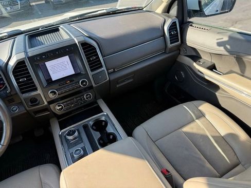 Used 2020 Ford Expedition XLT w/ Equipment Group 202A AWD/4WD image 10