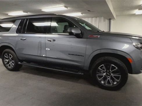 Used 2021 Chevrolet Suburban Z71 w/ Luxury Package image 2