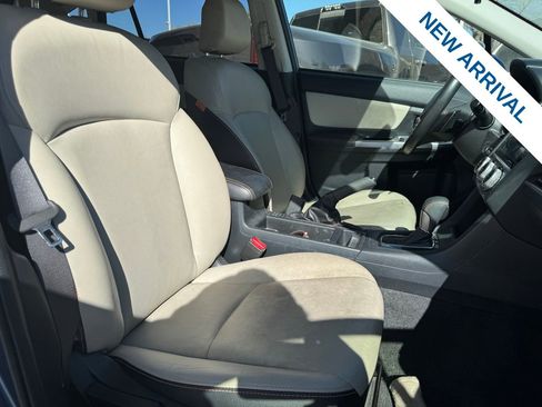 Used 2017 Subaru Crosstrek 2.0i Limited image 4