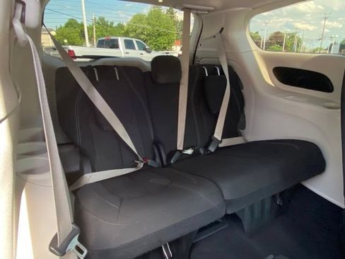 Used 2023 Chrysler Voyager LX FWD image 25