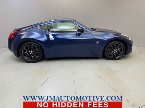 Used 2016 Nissan 370Z Coupe RWD image 6