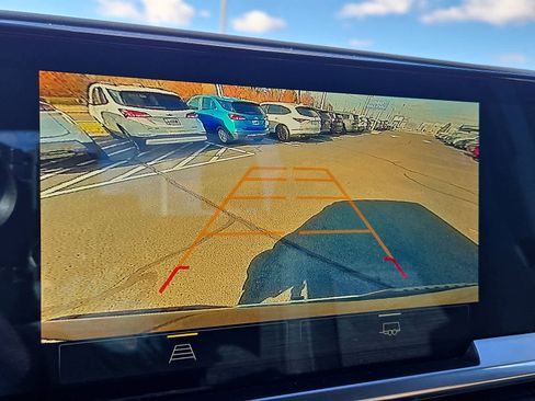 Used 2022 Chevrolet Silverado 1500 LT image 20