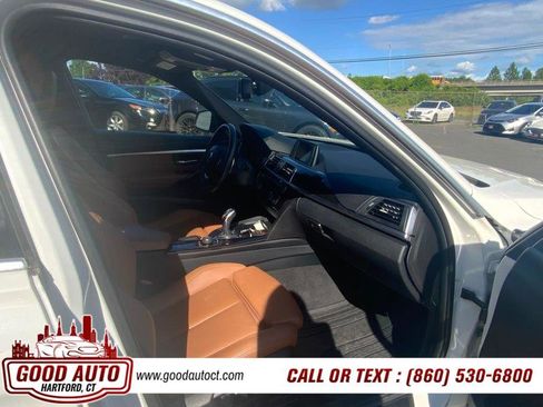 Used 2017 BMW 330i xDrive Sedan AWD/4WD image 10