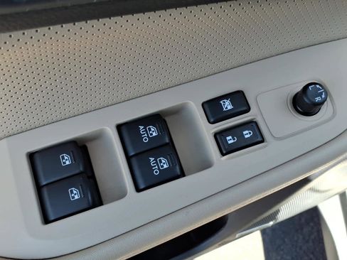 Used 2017 Subaru Outback 2.5i Limited AWD/4WD image 23