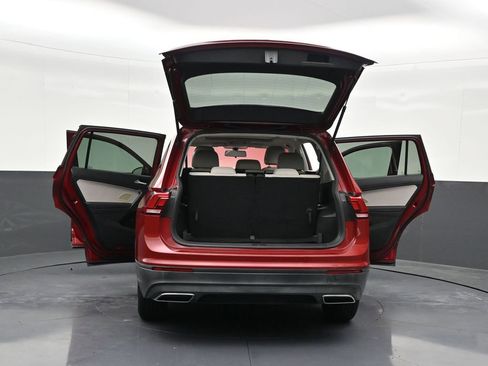 Used 2019 Volkswagen Tiguan SE w/ Panoramic Sunroof Package image 32