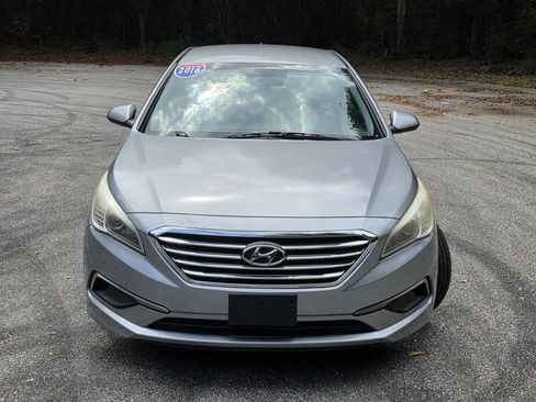 Used 2016 Hyundai Sonata SE FWD image 2