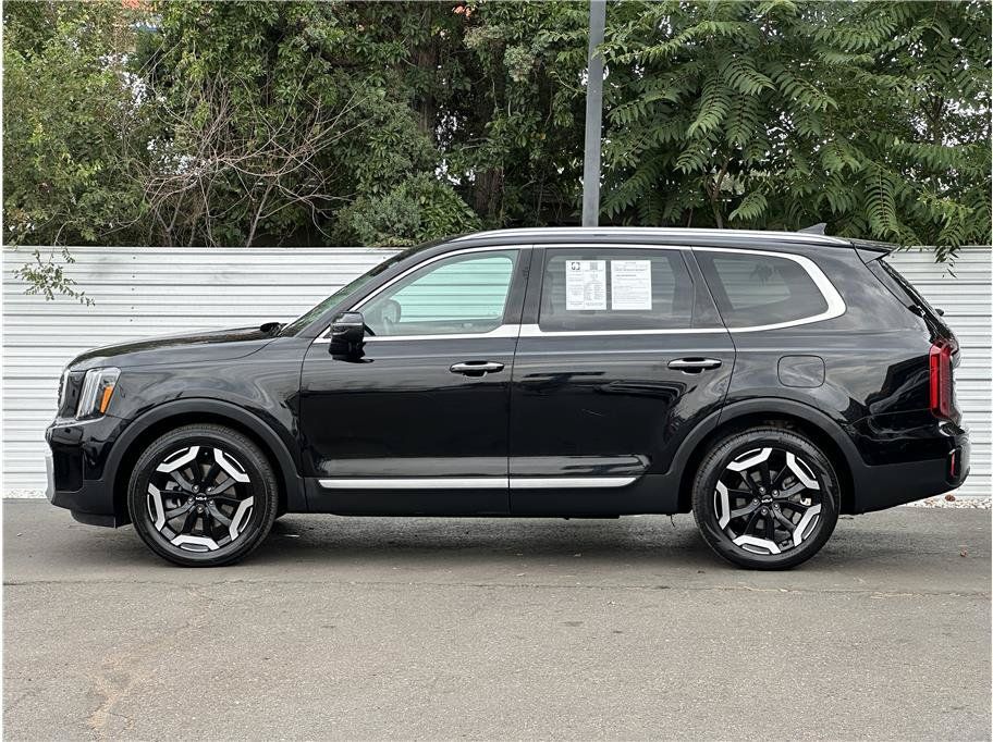 Used 2025 Kia Telluride S AWD/4WD image 13