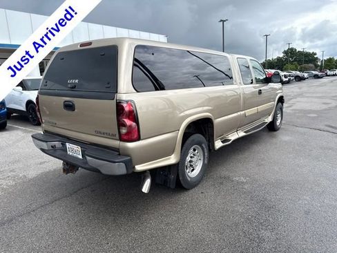 Used 2005 Chevrolet Silverado 2500 LS w/ Heavy-Duty Power Package AWD/4WD image 3