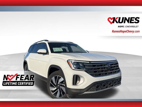 Used 2024 Volkswagen Atlas SE image 1