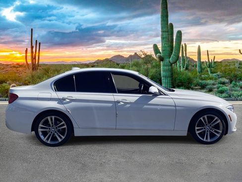 Used 2017 BMW 330i Sedan RWD image 2