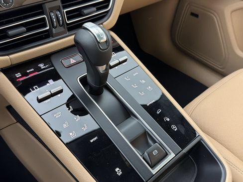 New 2026 Porsche Macan AWD/4WD image 17