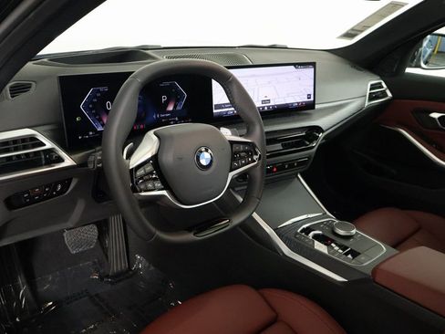 Used 2025 BMW 330i Sedan w/ Premium Package image 7