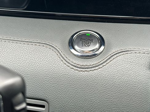 Used 2019 Lincoln Navigator Reserve image 24