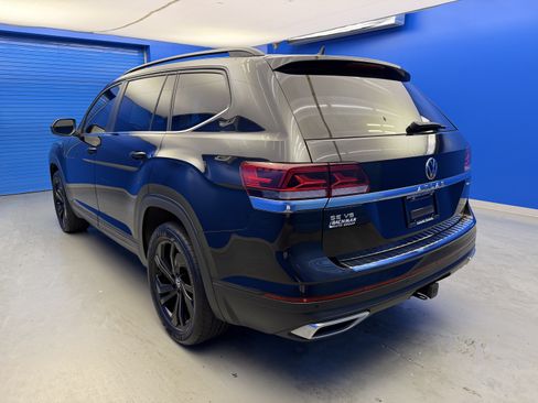 Used 2023 Volkswagen Atlas SE w/ Panoramic Sunroof Package AWD/4WD image 5
