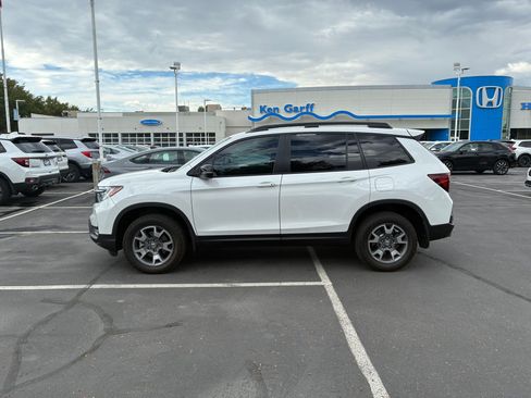 Used 2023 Honda Passport TrailSport image 9