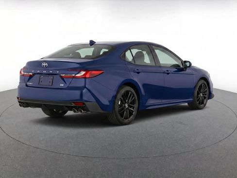 Used 2025 Toyota Camry SE w/ Convenience Package FWD image 4