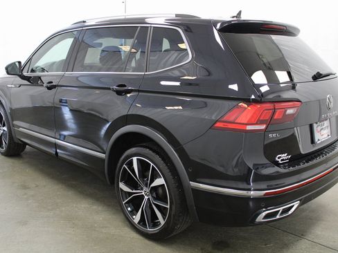 Used 2024 Volkswagen Tiguan SEL R-Line image 8