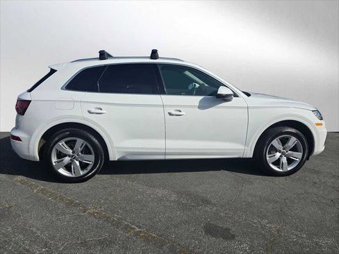 Used 2019 Audi Q5 2.0T Premium w/ Convenience Package image 2