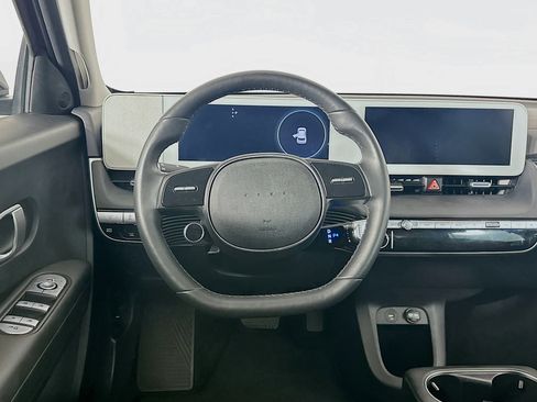 Used 2024 Hyundai Ioniq 5 SEL image 17