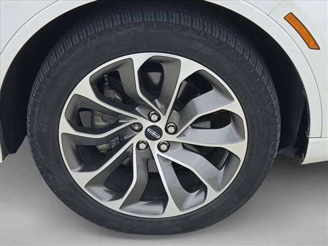 Used 2020 Lincoln Aviator Grand Touring w/ Equipment Group 302A AWD/4WD image 17