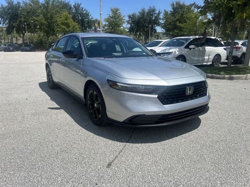 Used 2025 Honda Accord SE image 8