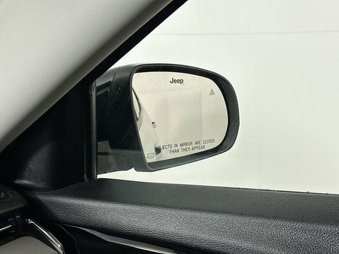 Certified 2022 Jeep Compass Limited image 27