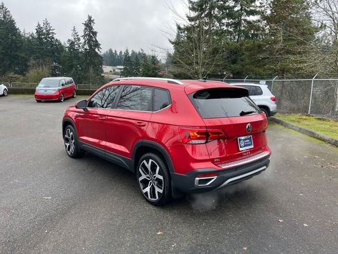Certified 2023 Volkswagen Taos SEL image 7