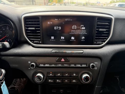 Used 2022 Kia Sportage LX image 10