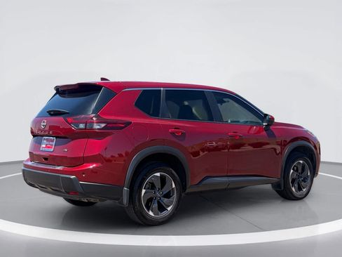 Used 2024 Nissan Rogue SV FWD image 4