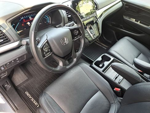 Used 2023 Honda Odyssey Touring image 13