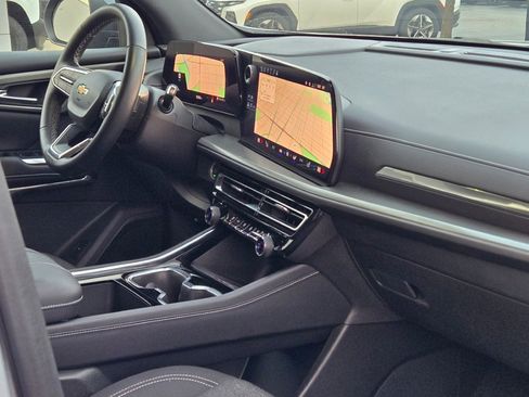 Certified 2025 Chevrolet Traverse LT image 7