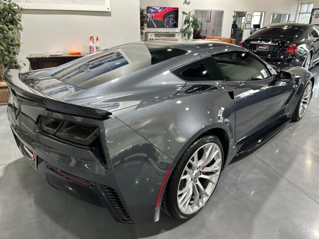 Used 2017 Chevrolet Corvette Z06 RWD image 2