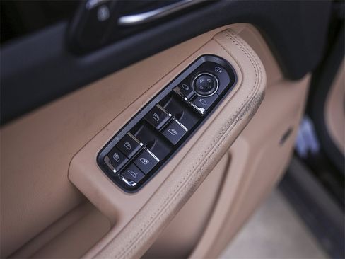 Certified 2024 Porsche Macan S image 31