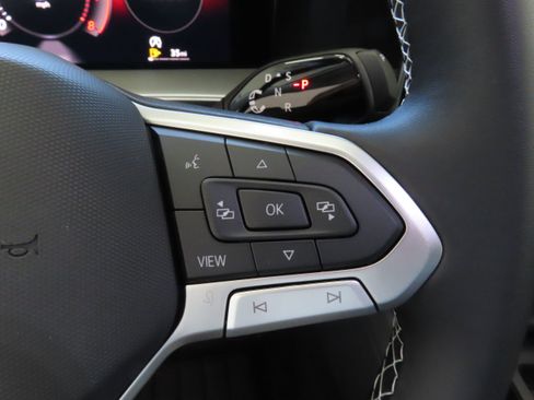 New 2026 Volkswagen Tiguan SE image 15