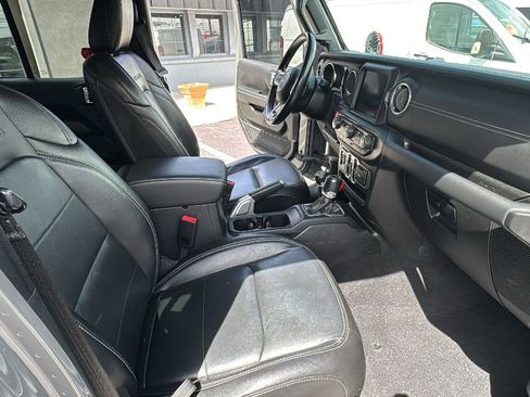 Used 2020 Jeep Gladiator Overland w/ Popular Equipment Package AWD/4WD image 19