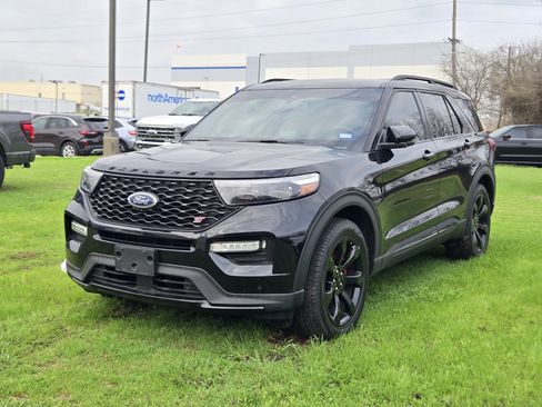 Used 2023 Ford Explorer ST w/ Equipment Group 401A image 2