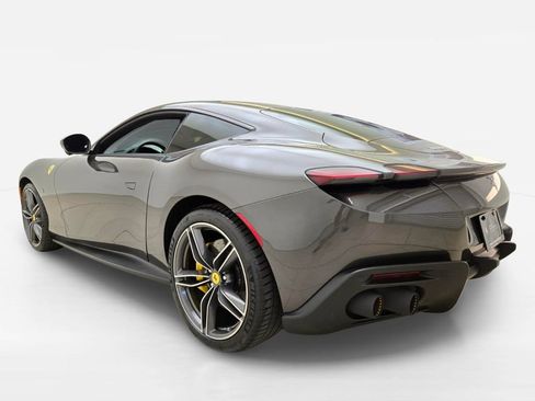 Used 2022 Ferrari Roma RWD image 11