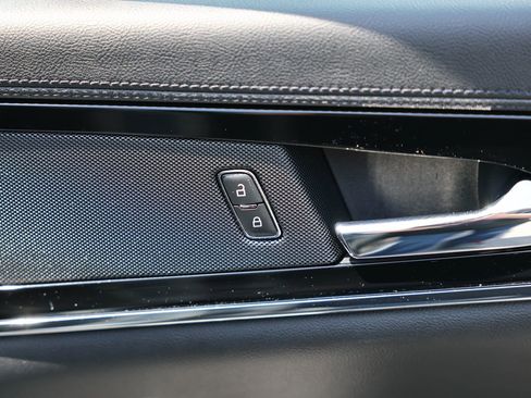 Used 2023 Lincoln Nautilus Reserve AWD/4WD image 11