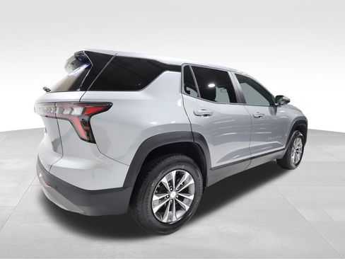 Used 2026 Chevrolet Equinox LT FWD image 4