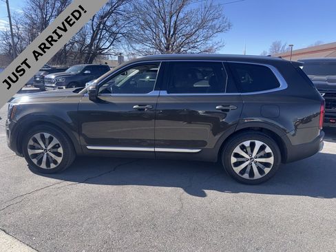 Used 2020 Kia Telluride EX w/ EX Premium Package image 8