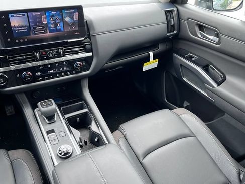 New 2026 Nissan Pathfinder SL AWD/4WD image 30