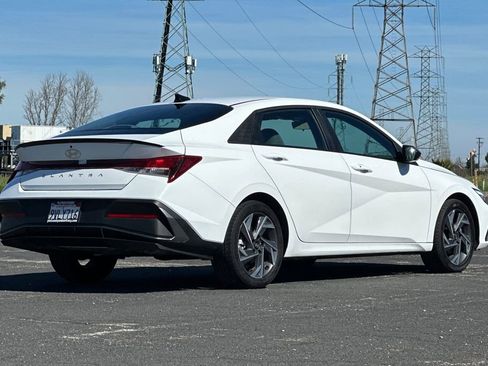 New 2025 Hyundai Elantra Sport image 4