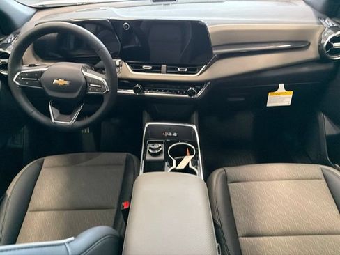 New 2027 Chevrolet Equinox LT w/ Convenience Package II AWD/4WD image 32