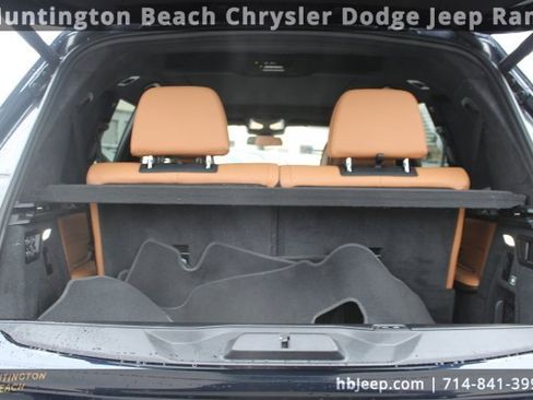 Used 2023 BMW X7 xDrive40i w/ M Sport Package image 37