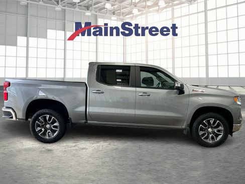 Used 2023 Chevrolet Silverado 1500 LT AWD/4WD image 6