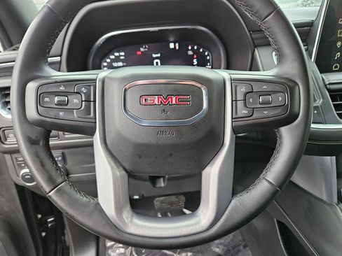 Used 2023 GMC Yukon XL SLT AWD/4WD image 21