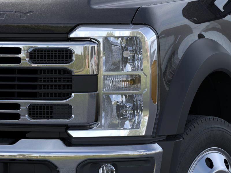 New 2025 Ford F550 Luxury RWD image 18