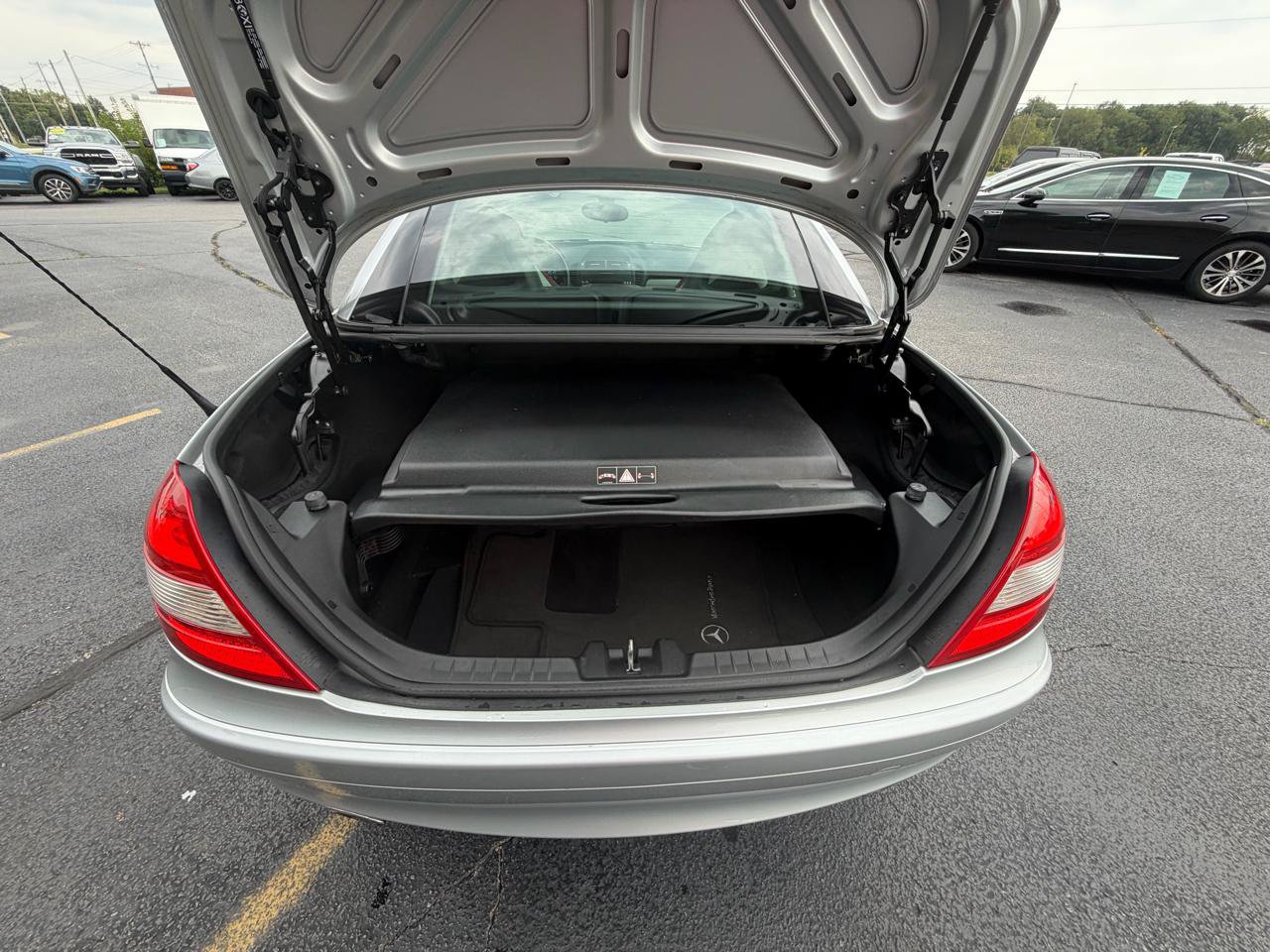 Used 2005 Mercedes-Benz SLK 350 image 12
