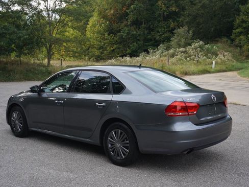 Used 2015 Volkswagen Passat 1.8T S FWD image 4