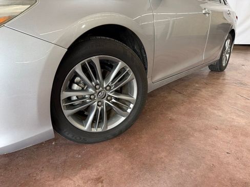 Used 2017 Toyota Camry SE FWD image 17